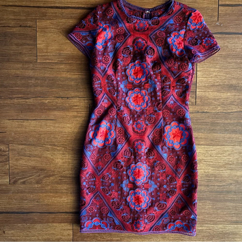 Minuet Kodiak Crochet Lace Dress NWT - Picture 3 of 11